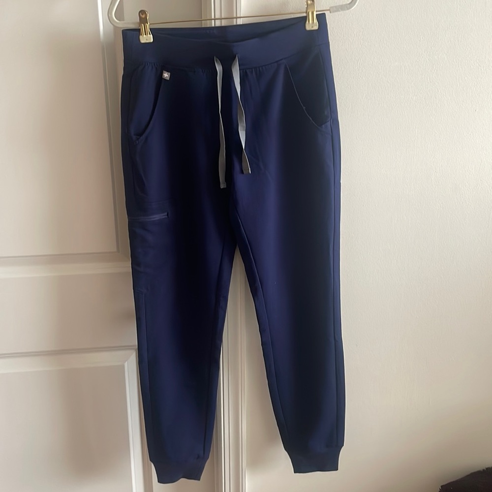 FIGS navy scrub pants- NEVER WORN
